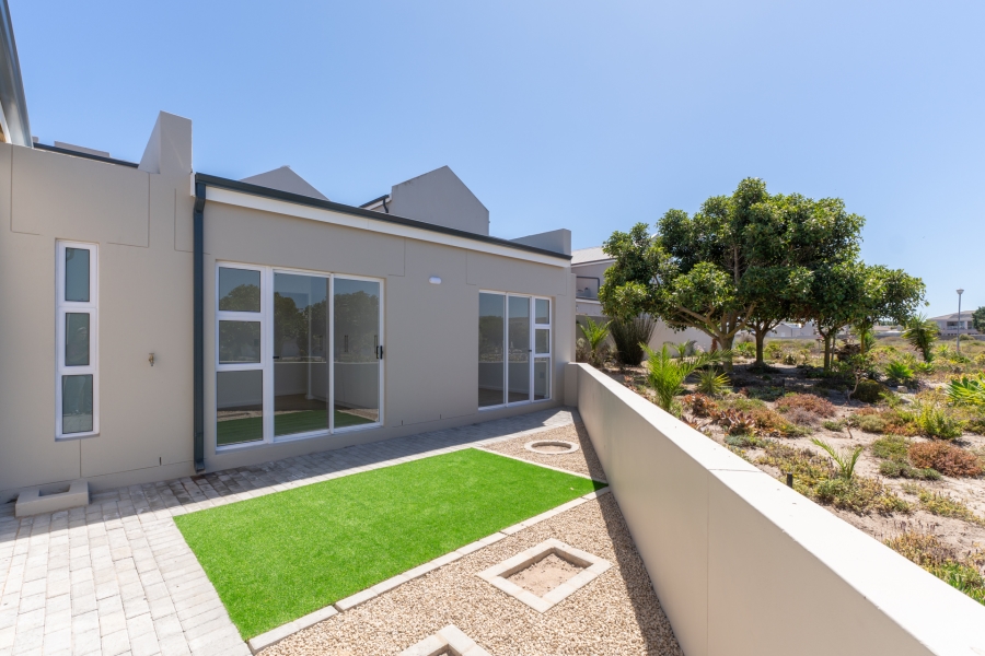 2 Bedroom Property for Sale in Villa Diamante Western Cape